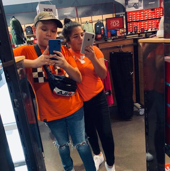 Meet your Posher, Justin - Picture 1 of 1